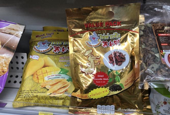 鱷魚肉、榴蓮幹、椰奶糖，盤點泰國7-11那些專賣中國遊客的小零食