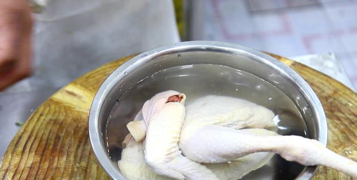 處理三黃雞步驟